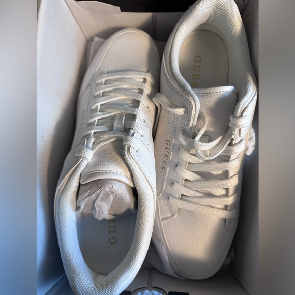 Guess shoes - Picture 2 of 3